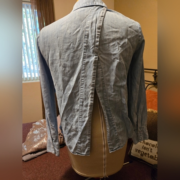 Bella Dahl Button Down Shirt With Open Back Size Small - Picture 3 of 12